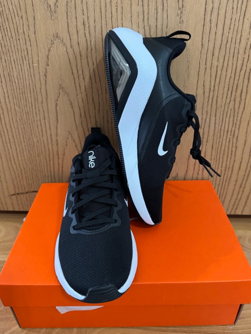 Nike Women’s Air Zoom Bella 7 Black and White